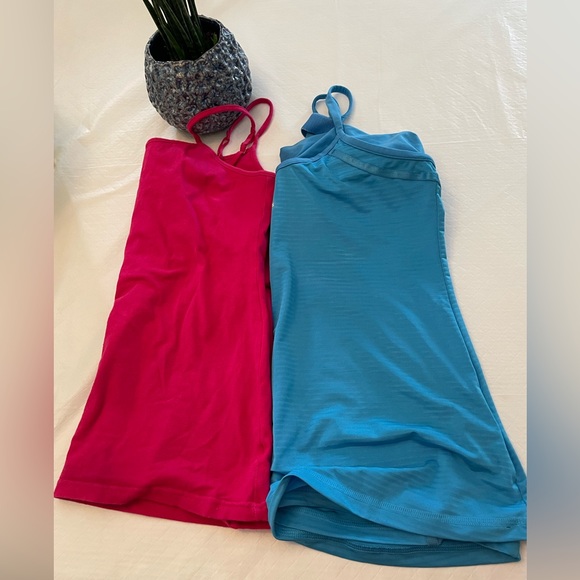 Bundle of two athletic tank tops both in size large. - Picture 4 of 15